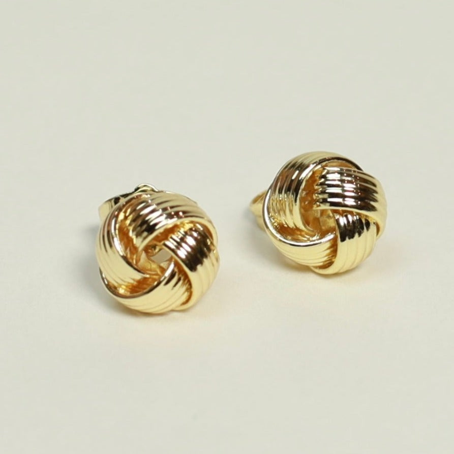 Knot gold studs